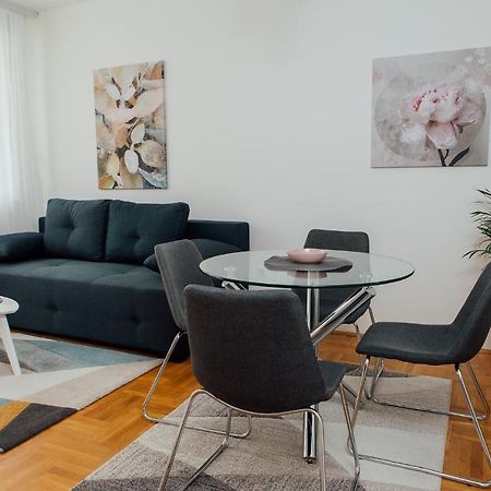 Suite Dreams Valjevo Esterno foto