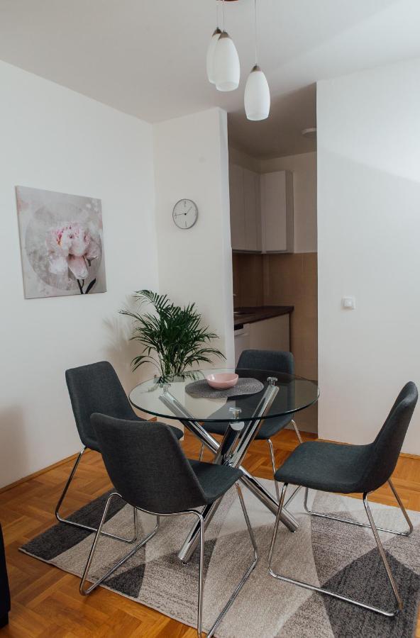 Suite Dreams Valjevo Esterno foto